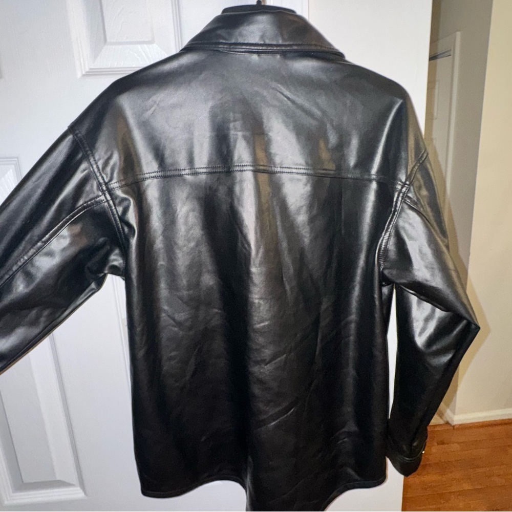 No Boundaries Women's XS Black Faux Leather Button-Up Shacket Jacket TopCollard - Picture 10 of 14